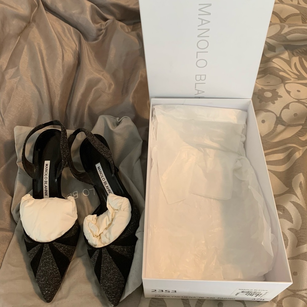Manolo Blahnik CarolynNemena 70 530Fabric size37.5